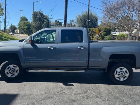 Used 2015 Chevrolet Silverado 2500 LT w/ LT Convenience Package AWD/4WD image 4