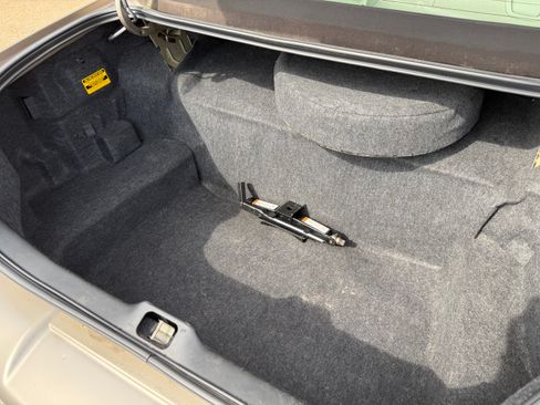 Used 2003 Mercury Grand Marquis GS image 27