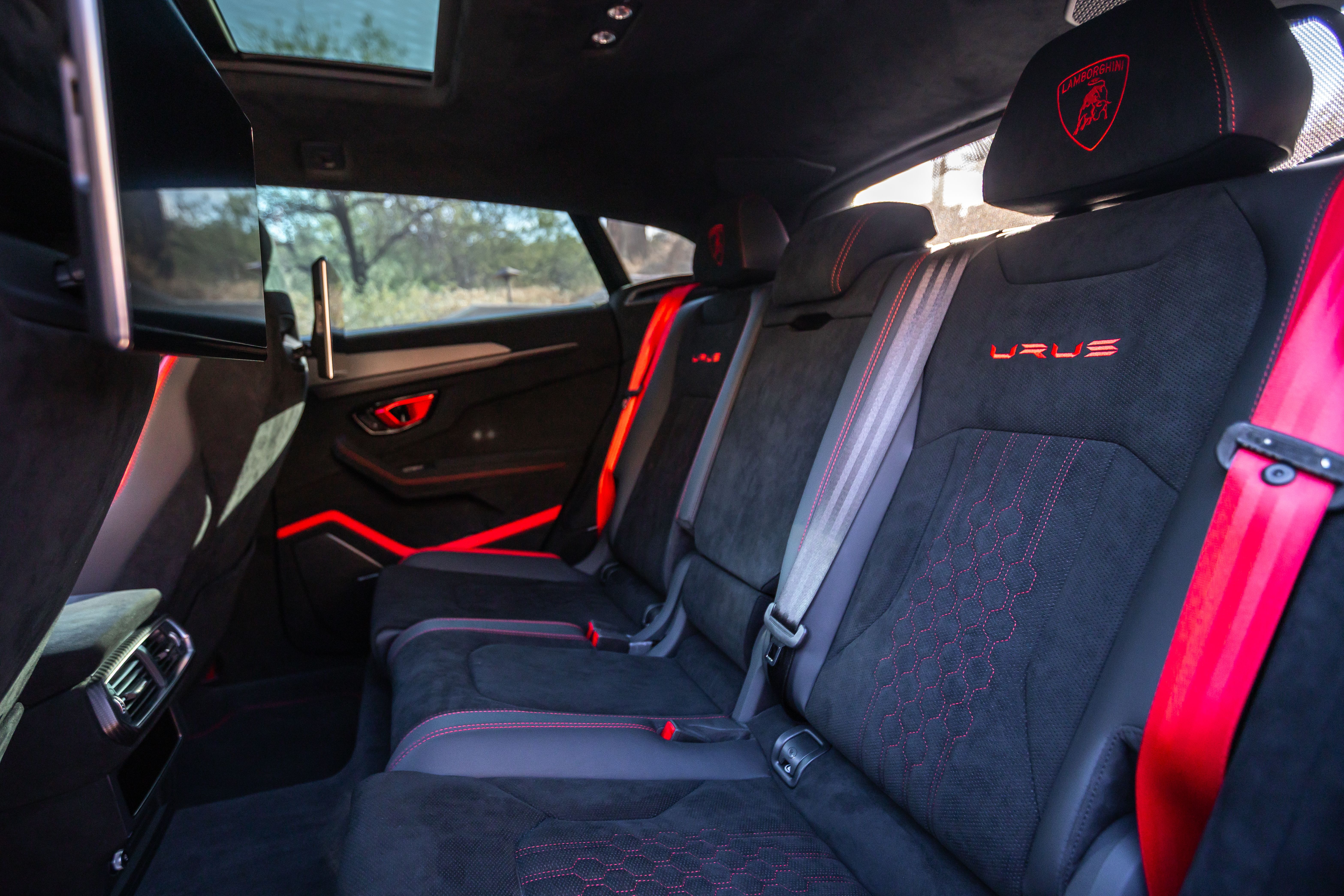 Used 2024 Lamborghini Urus Performante AWD/4WD image 29