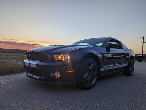 Used 2010 Ford Mustang Shelby GT500 image 1