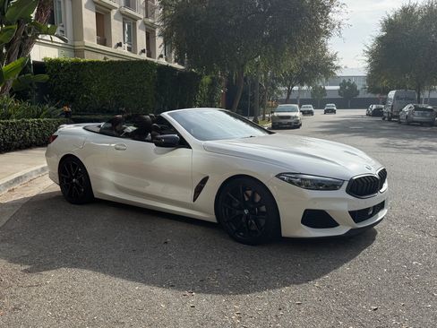 Used 2022 BMW M850i xDrive Convertible image 2