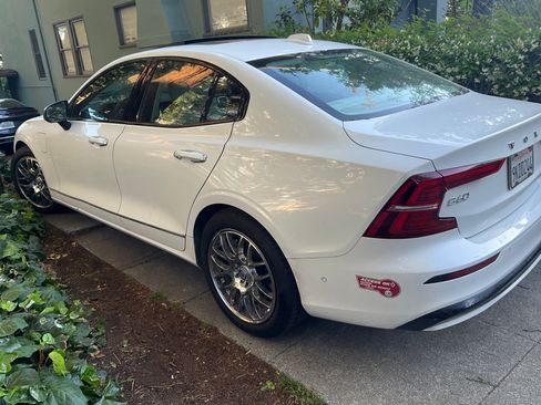Used 2024 Volvo S60 T8 Ultimate w/ Climate Package AWD/4WD image 2
