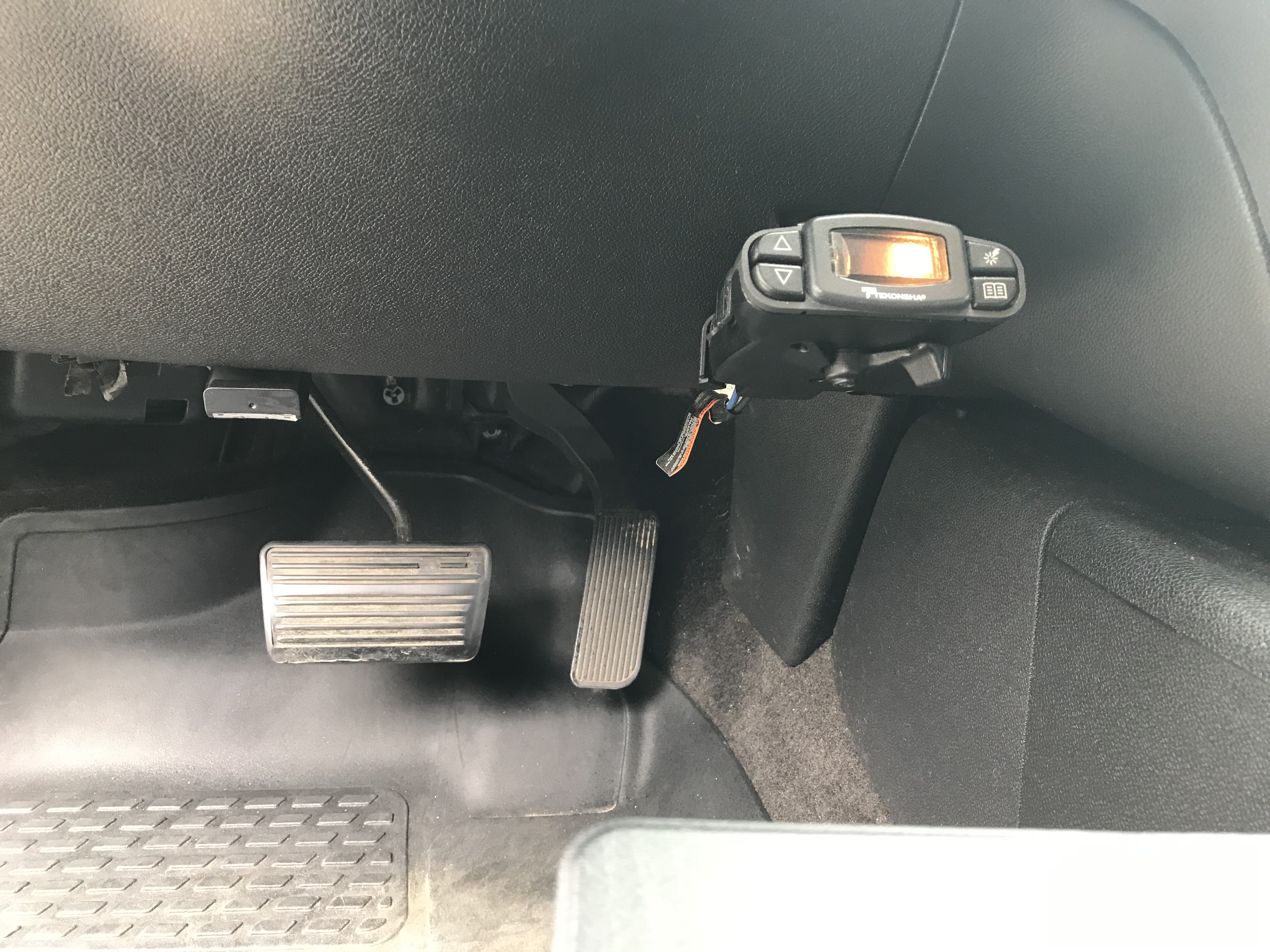 Used 2011 GMC Yukon XL Denali AWD/4WD image 8