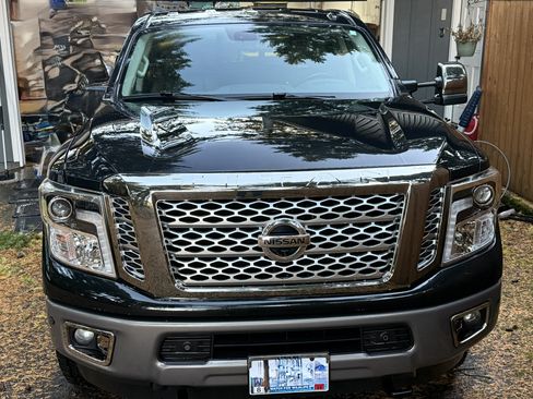 Used 2019 Nissan Titan Platinum Reserve w/ Platinum Utility Package image 2