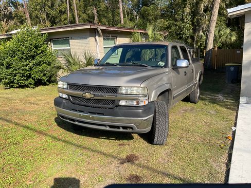 Used 2001 Chevrolet Silverado 2500 LS image 2