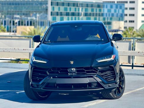 Used 2019 Lamborghini Urus image 4