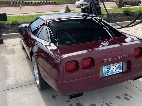 Used 1993 Chevrolet Corvette Coupe image 1