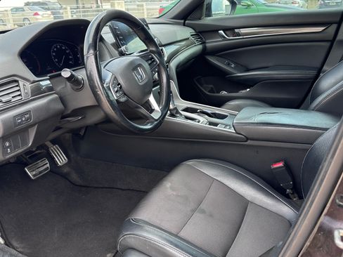 Used 2018 Honda Accord Sport image 6