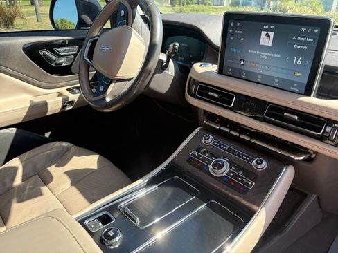 Used 2020 Lincoln Aviator Reserve w/ Equipment Group 201A RWD image 12