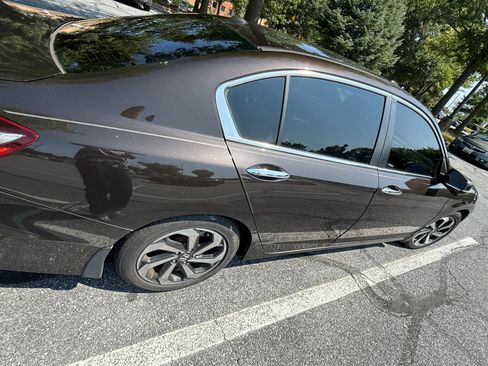 Used 2016 Honda Accord EX image 10