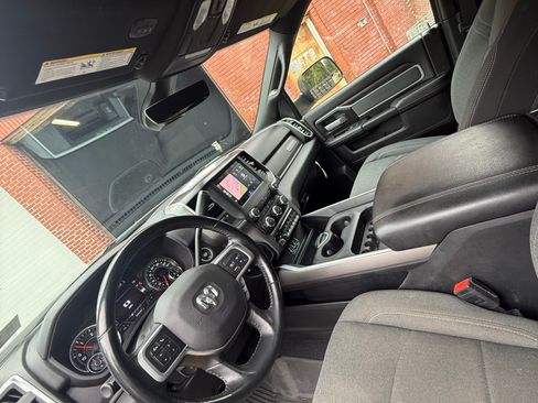 Used 2022 RAM 2500 Big Horn w/ Night Edition image 5