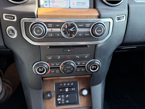 Used 2016 Land Rover LR4 HSE LUX image 13