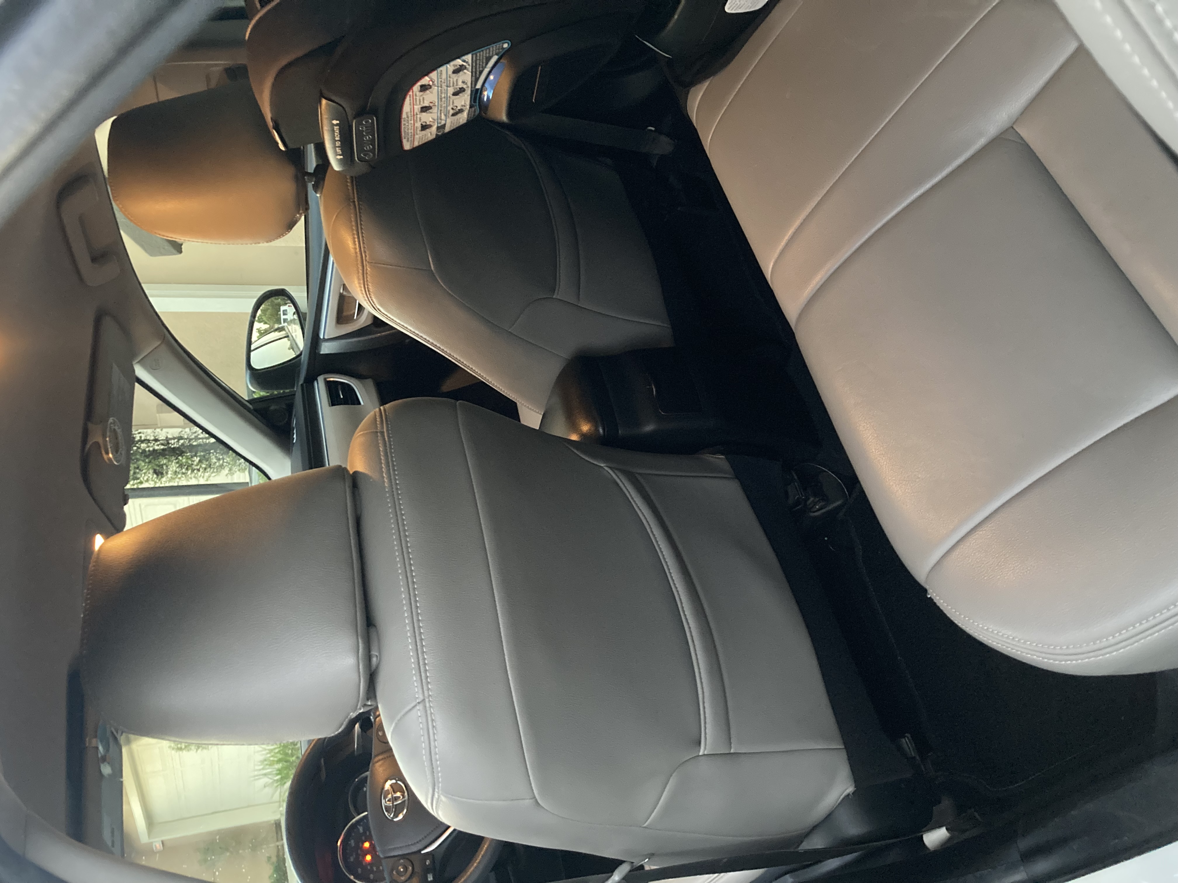 Used 2015 Toyota Corolla LE FWD image 6