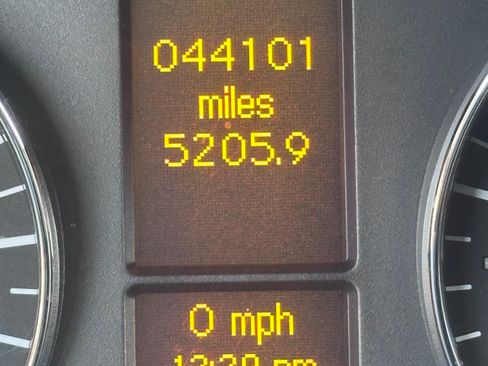 Used 2018 Mercedes-Benz Sprinter 3500 image 11