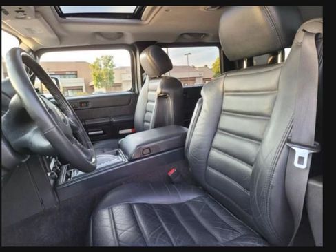Used 2005 HUMMER H2 w/ Preferred Equipment Group image 9