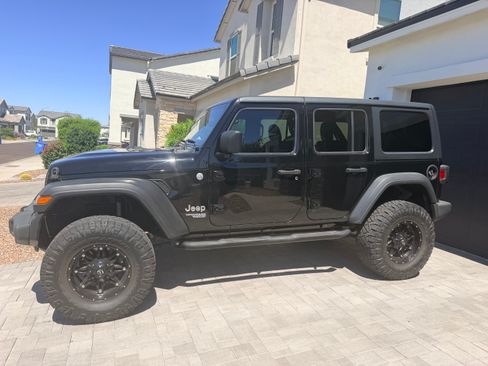 Used 2020 Jeep Wrangler Unlimited Sport S AWD/4WD image 2