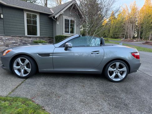Used 2012 Mercedes-Benz SLK 350 image 11