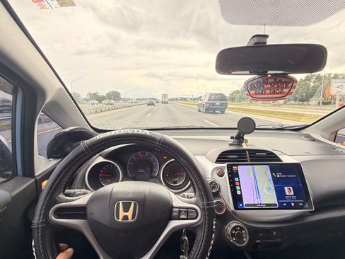 Used 2010 Honda Fit Sport image 6