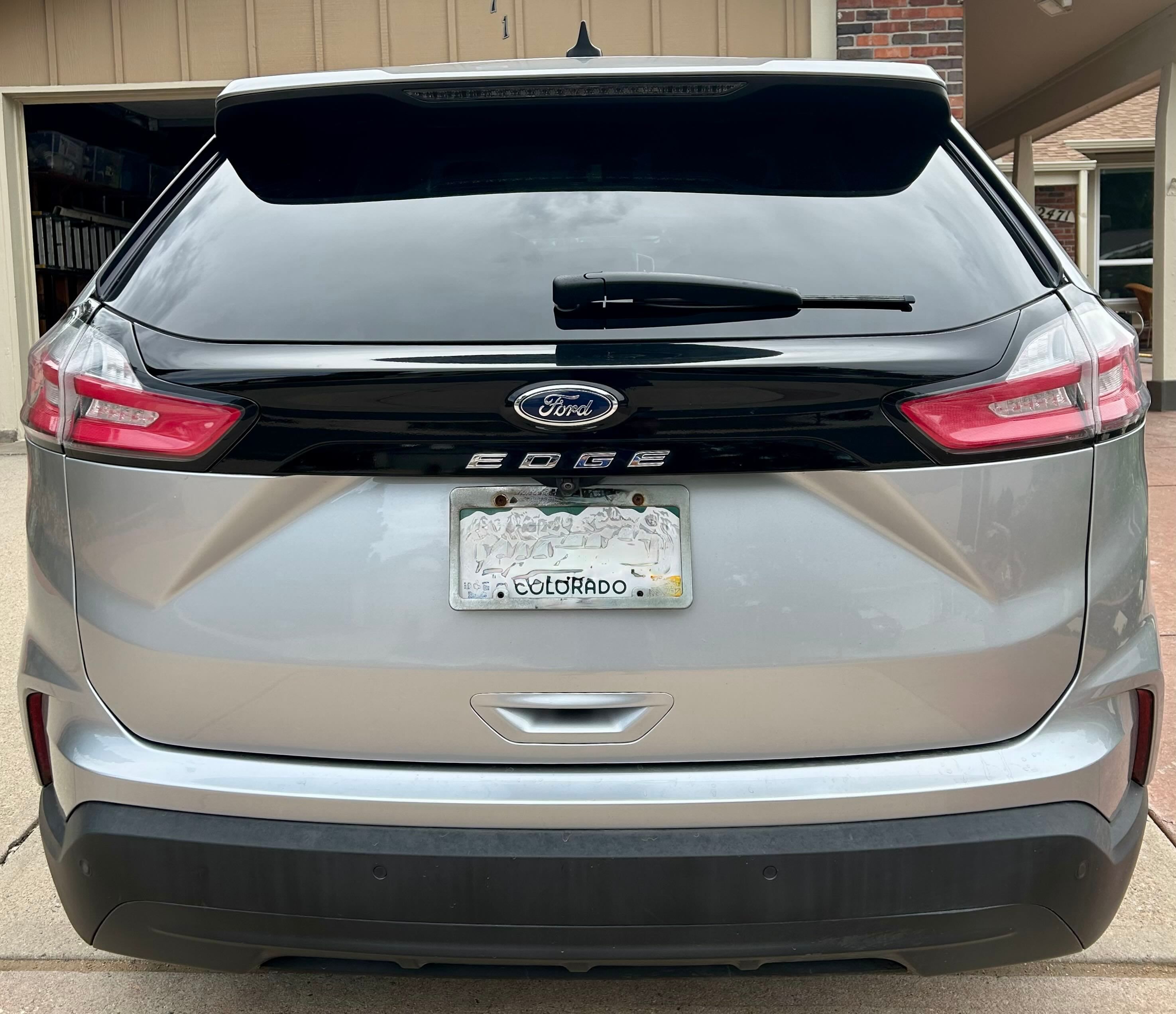 Used 2021 Ford Edge SE FWD image 2
