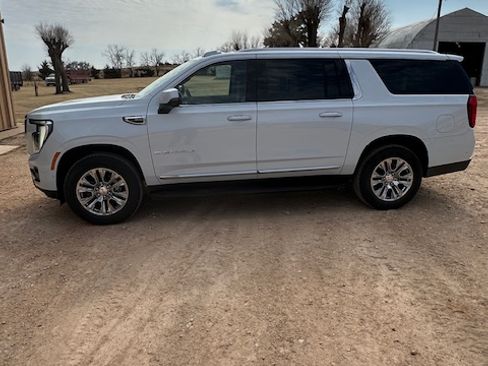 Used 2026 GMC Yukon XL Denali w/ LPO, Floor Liner Package image 5