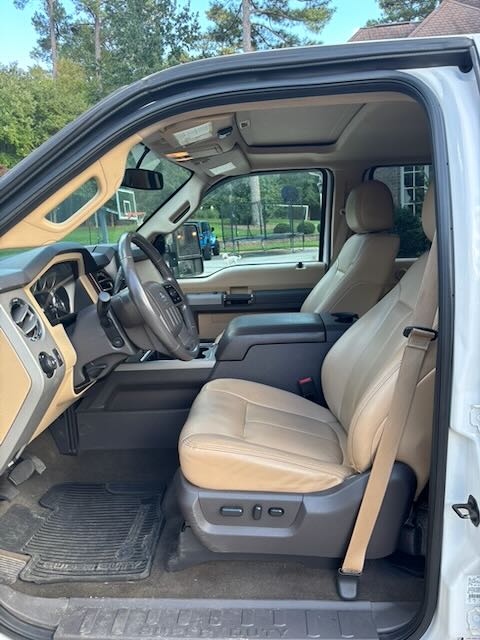 Used 2016 Ford F250 Lariat w/ Lariat Ultimate Package AWD/4WD image 16