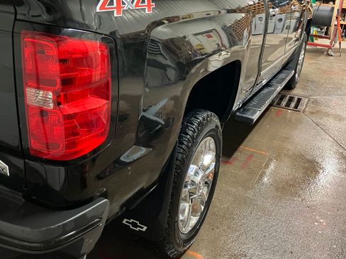 Used 2015 Chevrolet Silverado 2500 High Country w/ Duramax Plus Package image 6