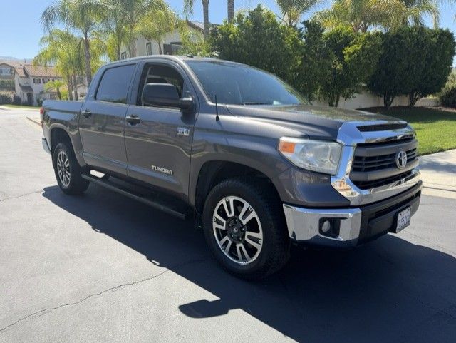 Used 2015 Toyota Tundra SR5 w/ SR5 Upgrade Package RWD image 1