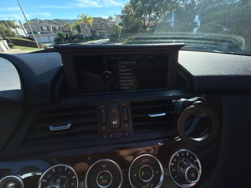 Used 2009 BMW Z4 sDrive35i image 8