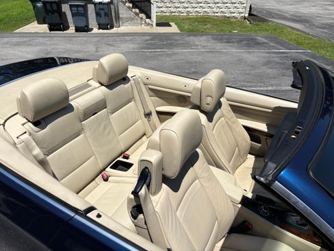 Used 2012 BMW 335i Convertible RWD image 18