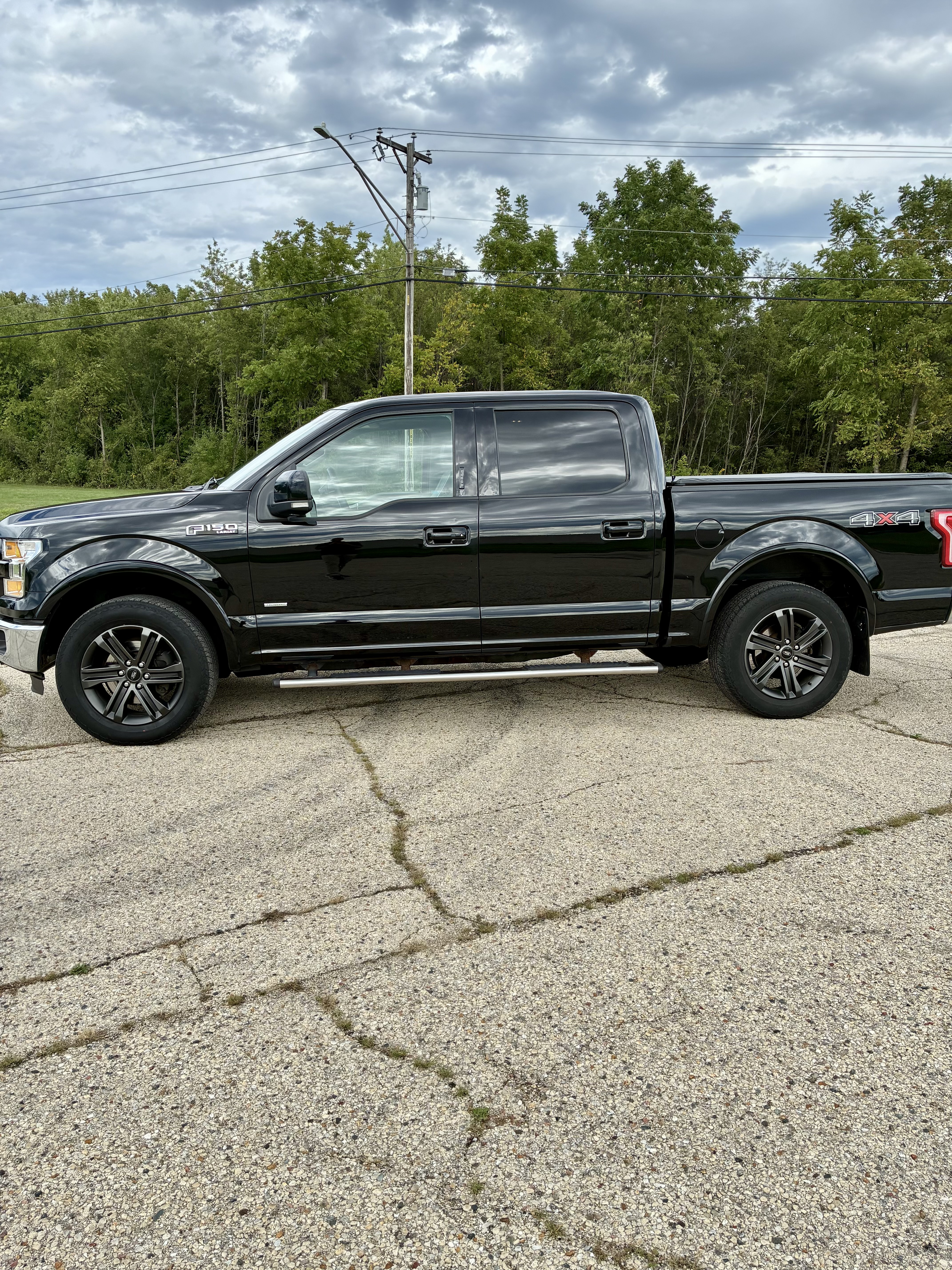 Used 2016 Ford F150 Lariat w/ Equipment Group 501A Mid AWD/4WD image 4