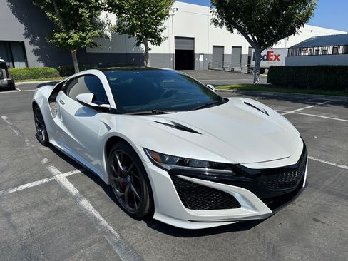 Used 2020 Acura NSX image 2