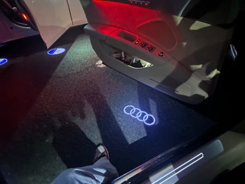 Used 2014 Audi A8 L 4.0T w/ Premium Package image 9