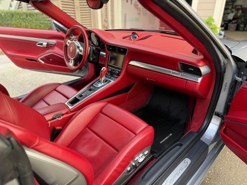 Used 2012 Porsche 911 Carrera S image 10