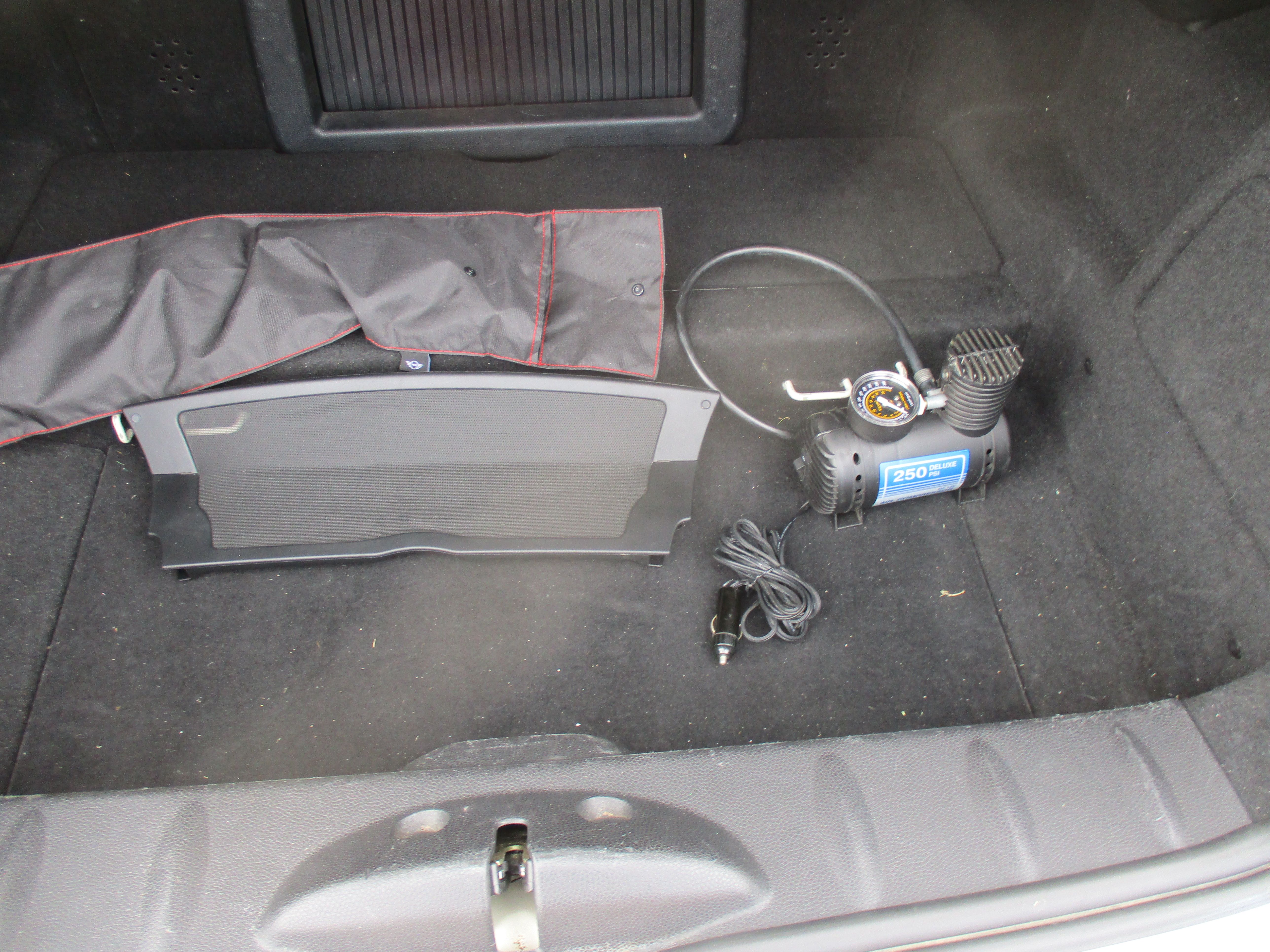 Used 2013 MINI Cooper Roadster FWD image 13