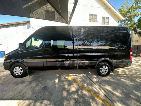 Used 2016 Mercedes-Benz Sprinter 2500 image 2