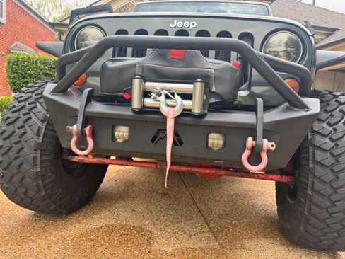 Used 2011 Jeep Wrangler Unlimited Sport w/ Connectivity Group image 4