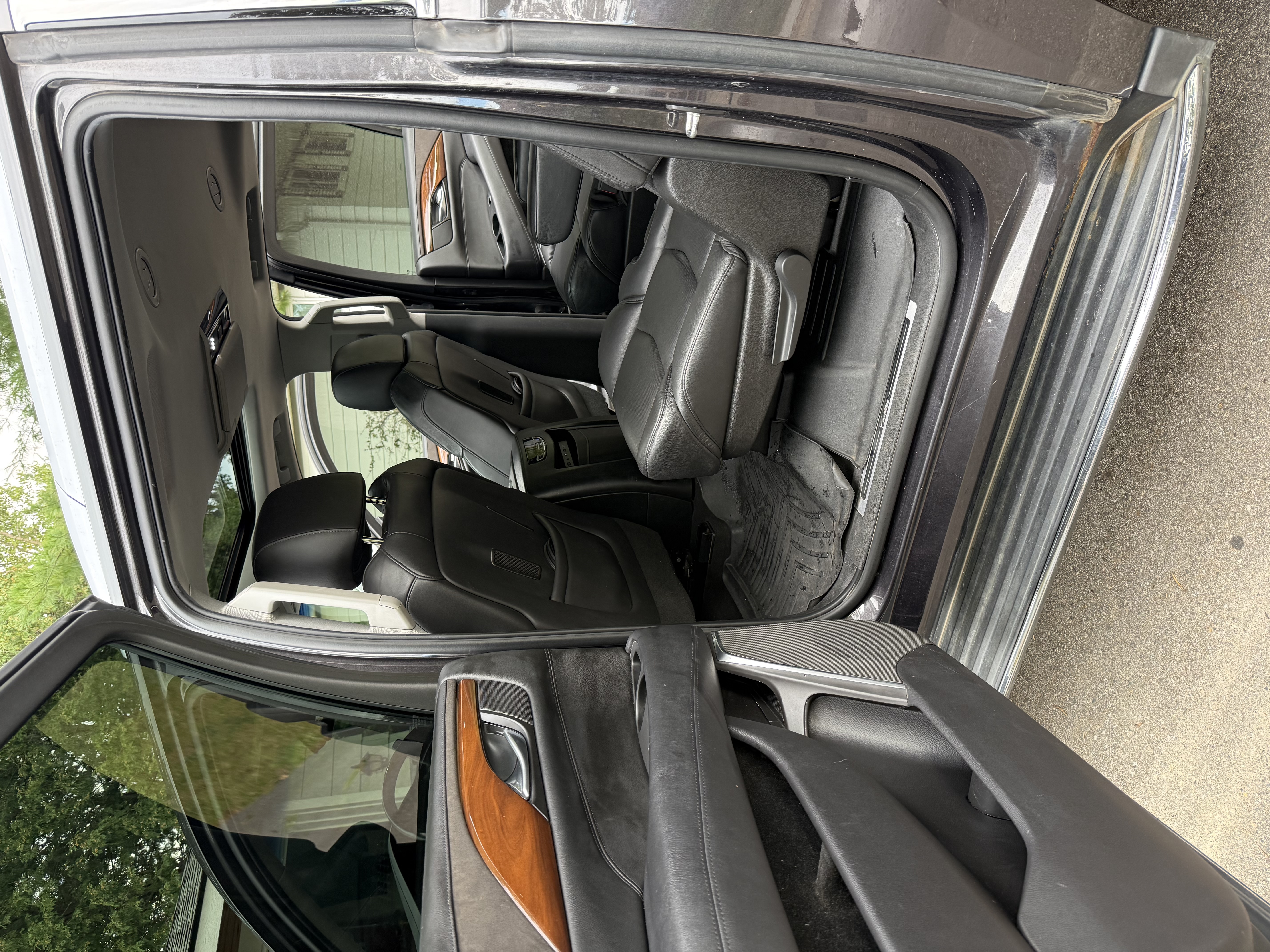 Used 2017 Cadillac Escalade ESV Luxury AWD/4WD image 17