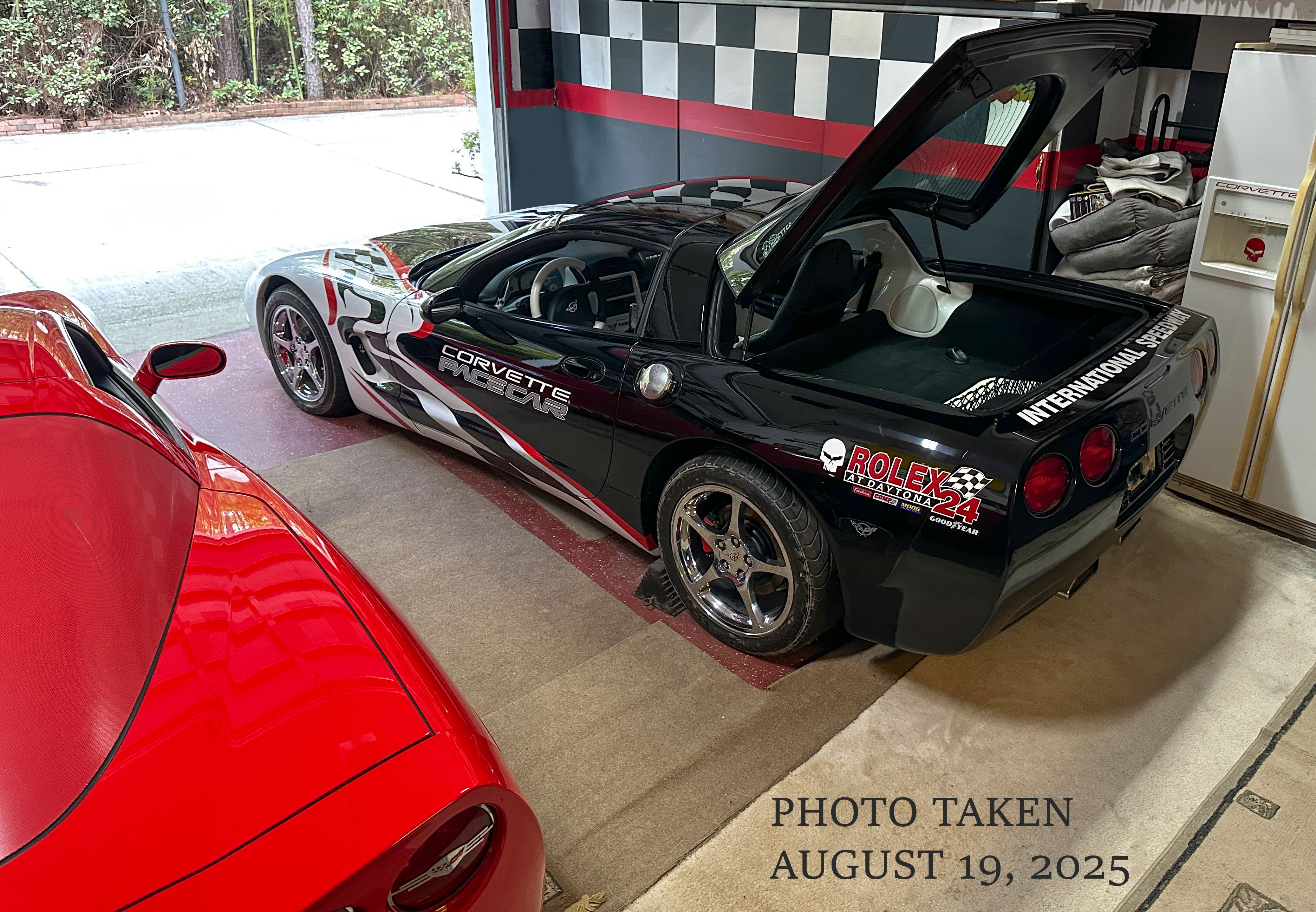 Used 1998 Chevrolet Corvette Coupe w/ Roof Pkg RWD image 5
