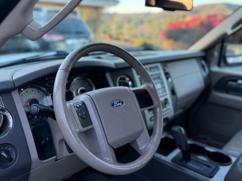 Used 2007 Ford Expedition EL XLT image 9
