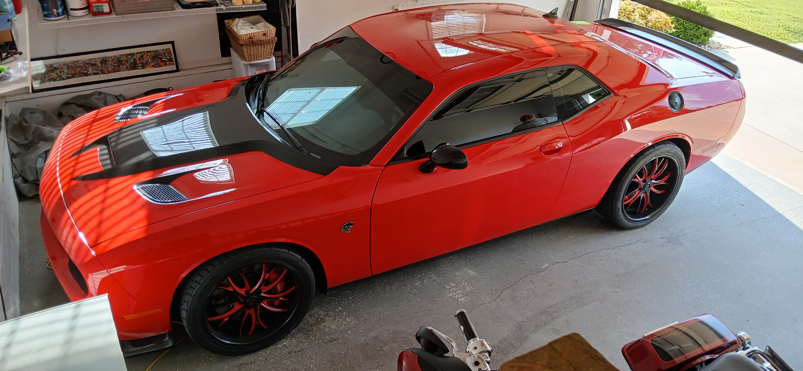 Used 2015 Dodge Challenger SRT Hellcat RWD image 1