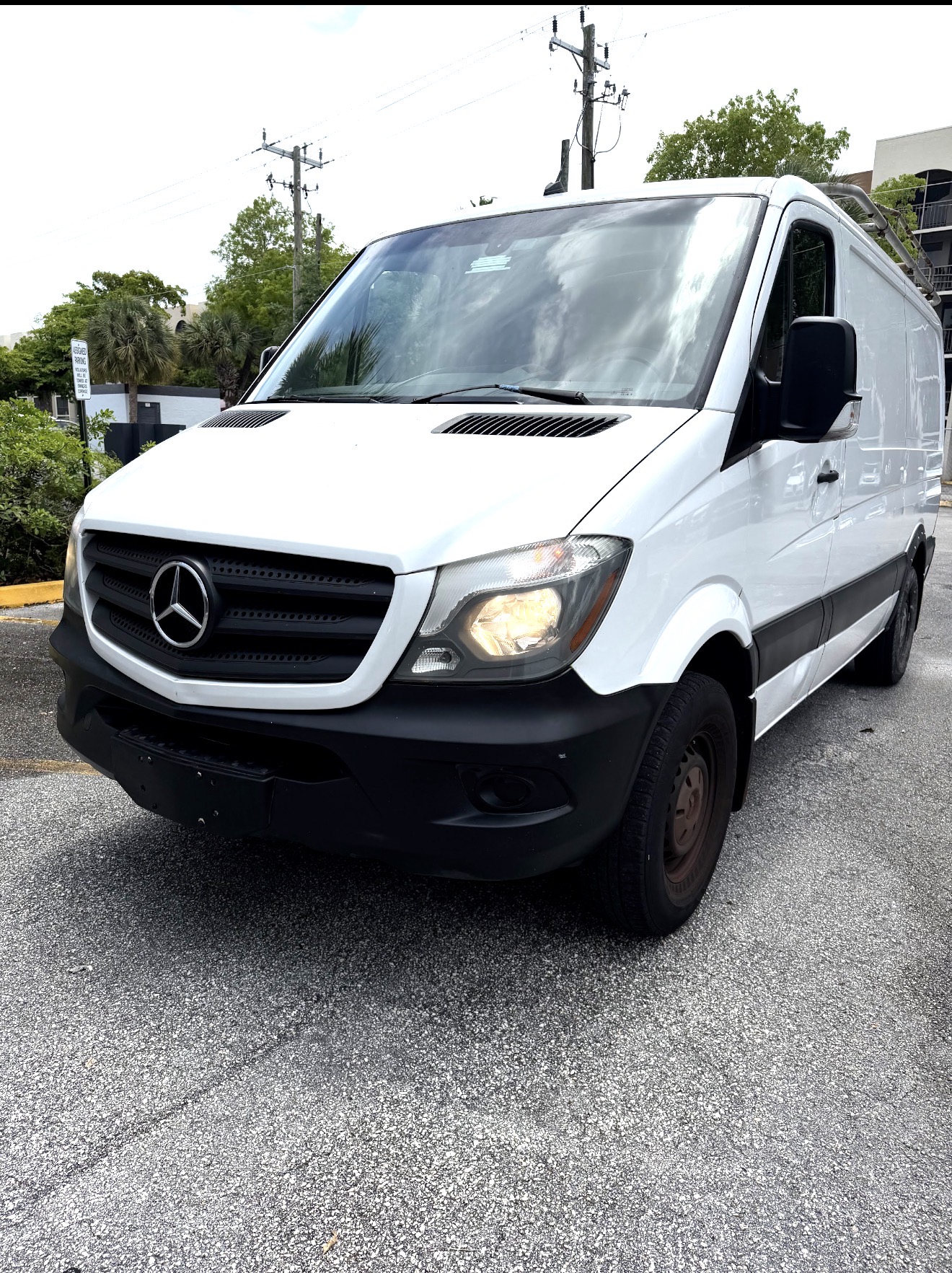 Used 2016 Mercedes-Benz Sprinter 2500 image 1