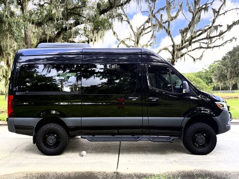 Used 2024 Mercedes-Benz Sprinter 2500 image 1