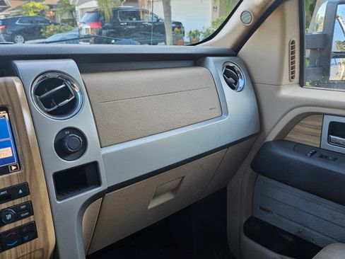 Used 2011 Ford F150 Lariat w/ Lariat Chrome Pkg image 16