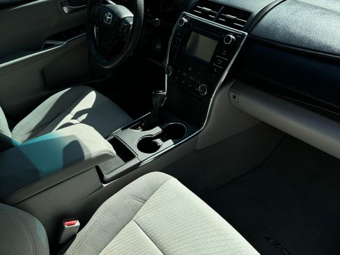 Used 2015 Toyota Camry LE image 13