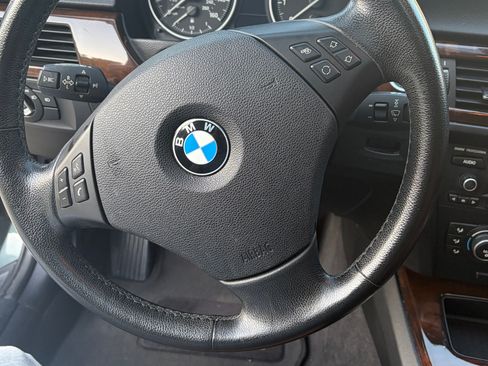 Used 2011 BMW 328i xDrive Sedan AWD/4WD image 12