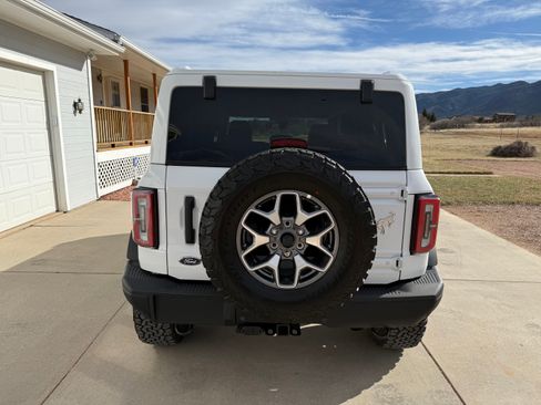 Used 2025 Ford Bronco Badlands image 10