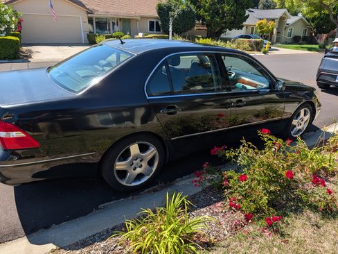 Used 2004 Lexus LS 430 RWD image 4