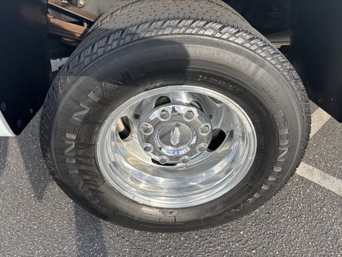 Used 2010 Ford F350 XLT image 11