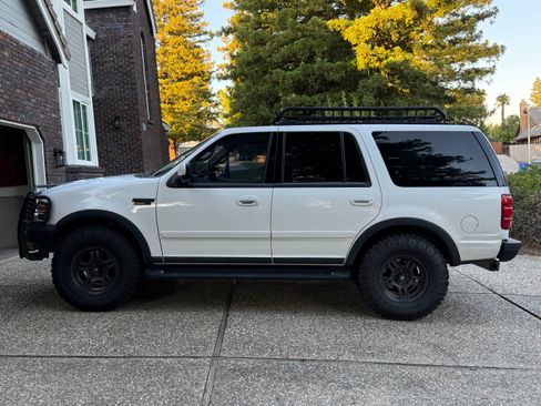 Used 2000 Ford Expedition Eddie Bauer AWD/4WD image 1