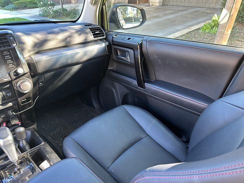 Used 2022 Toyota 4Runner TRD Off-Road Premium image 9